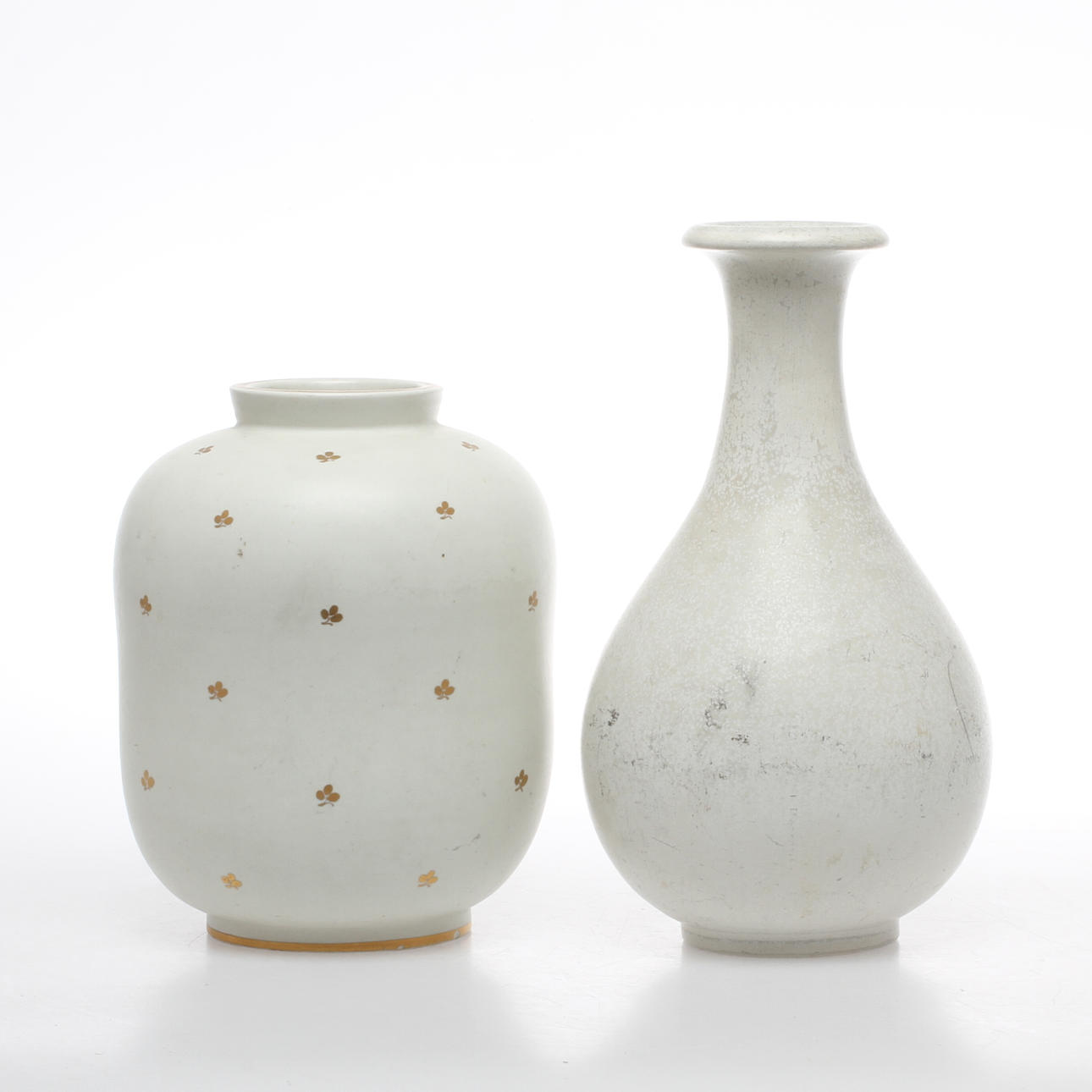 VASER 2 st, stengods, Gunnar Nylund Rörstrand samt "Carrara" Gustavsberg.