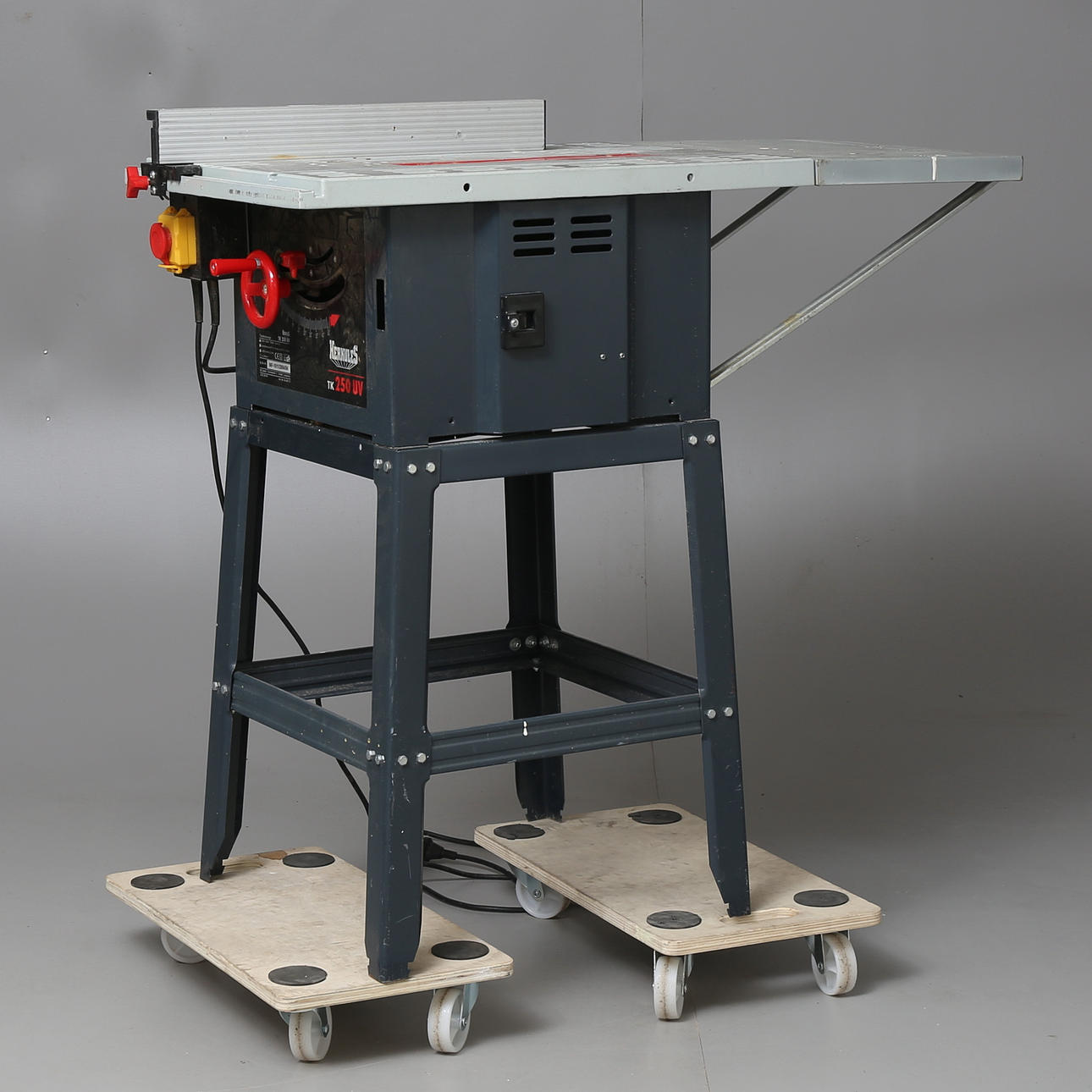 BORDcirkelsav, Herkules, mærket TK 250 UV.