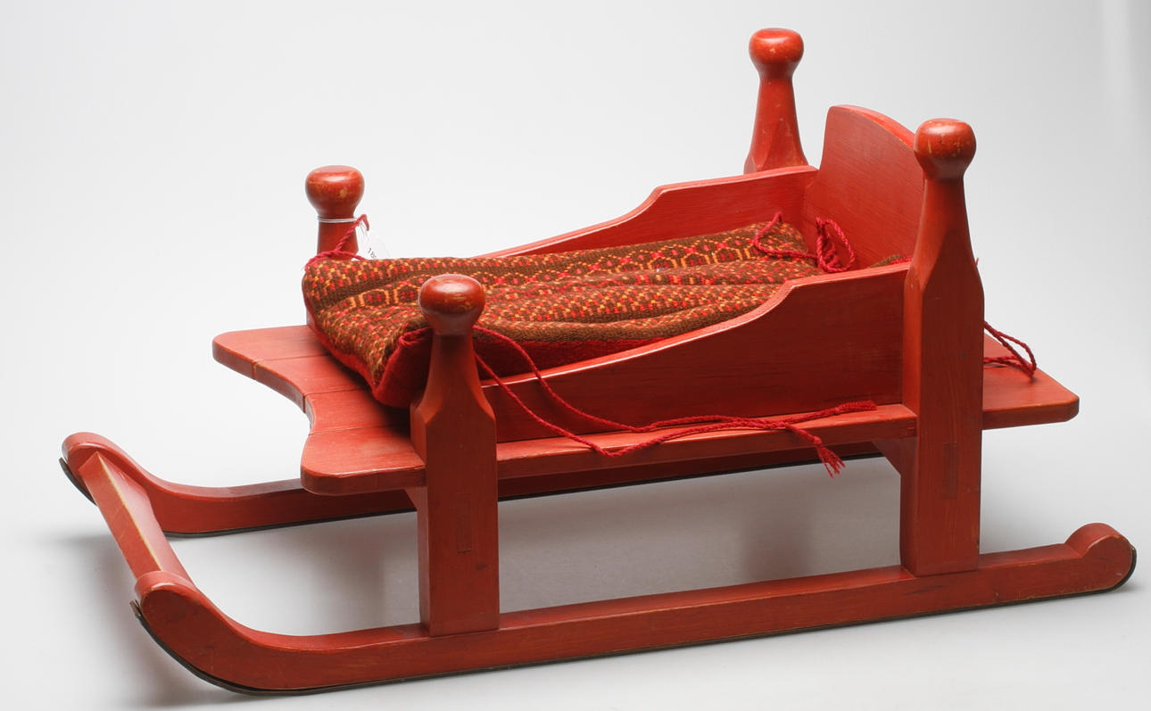 KÄLKE, rödmålat trä, Capellagården i Vickleby, 1900-tal.