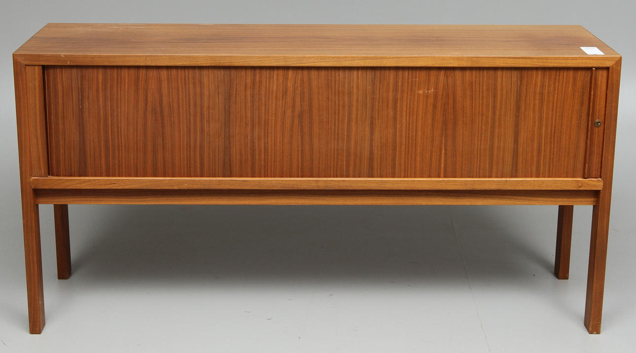 SIDEBOARD med jalusidörr, teak, 1960/70-tal.