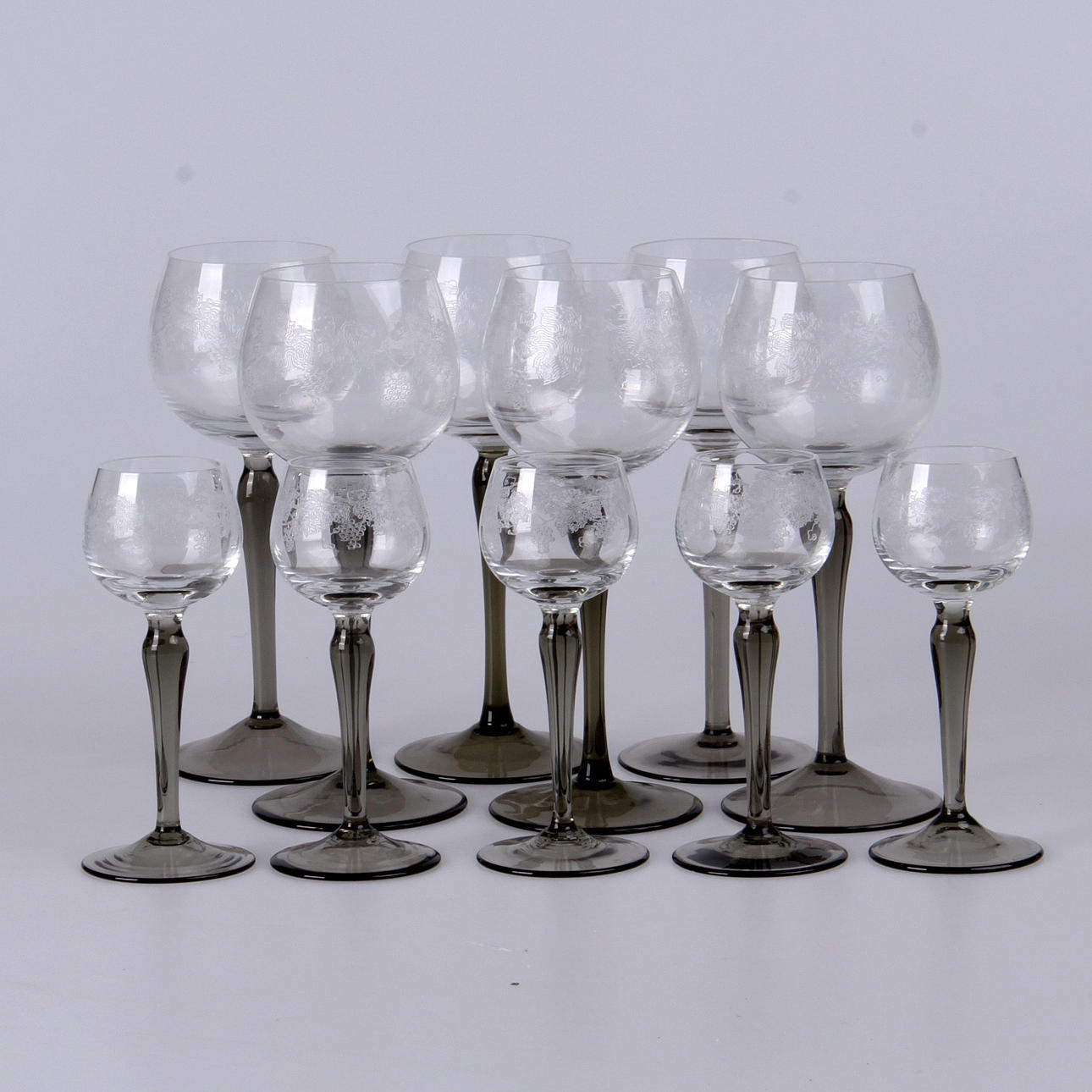 REMMARE, 11.st, dekor av vindruvor, 1900-tal.