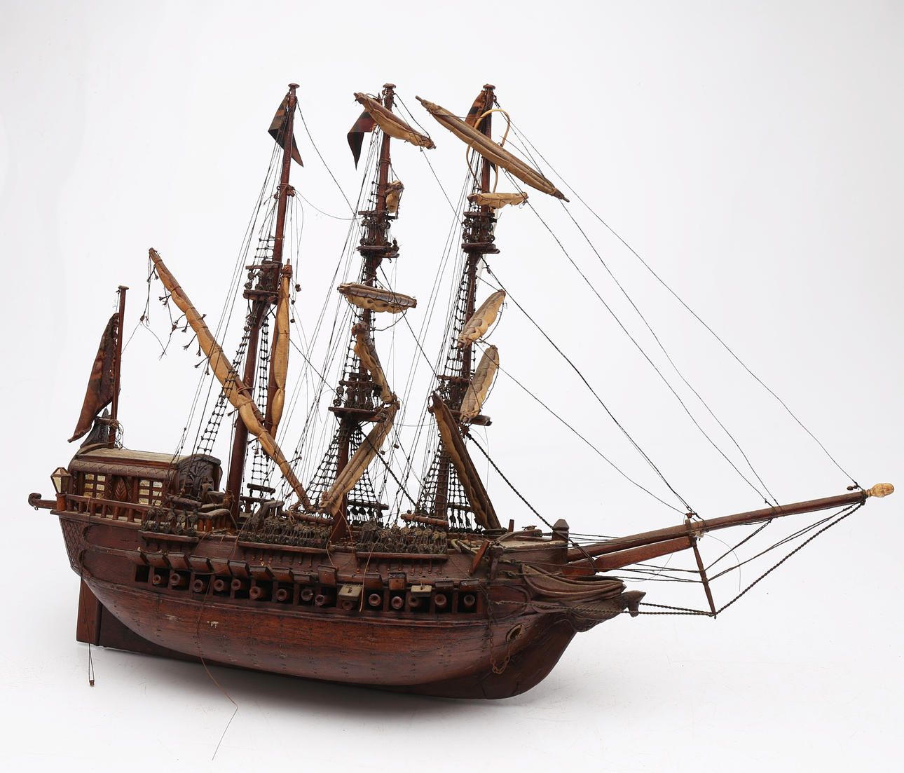 Modell av brittiskt krigsfartyg, 1900-talets andra hälft.