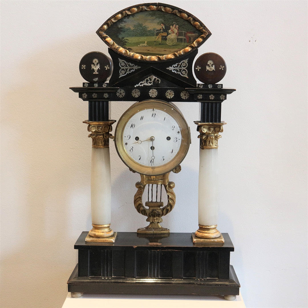 WIEN PORTAL BORDSKLOCKA.