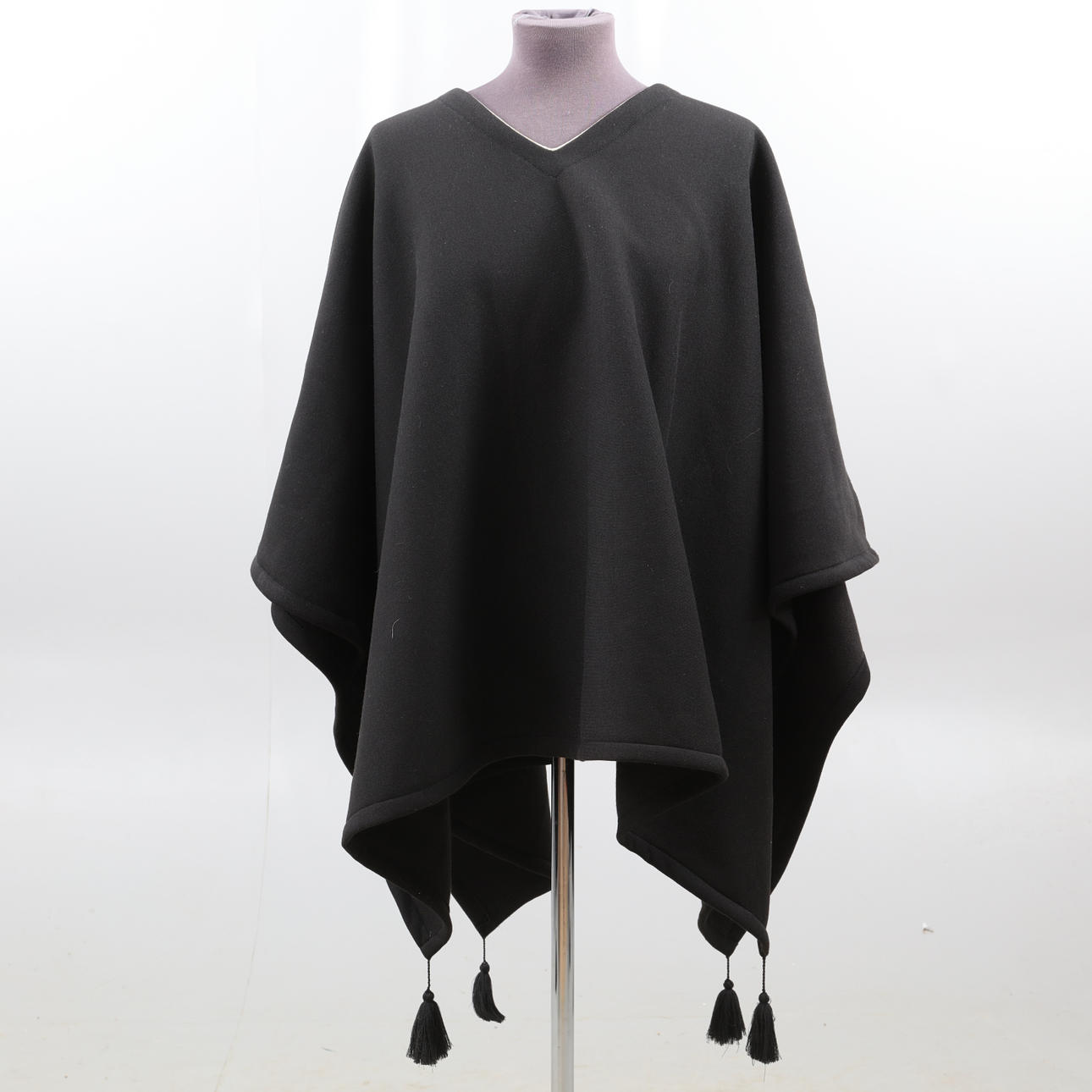 PONCHO, Fin Awa handmade, svart.