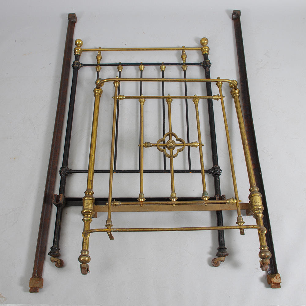 SÄNG, metall, mässing/gjutjärn, sekelskiftet 1800/1900.