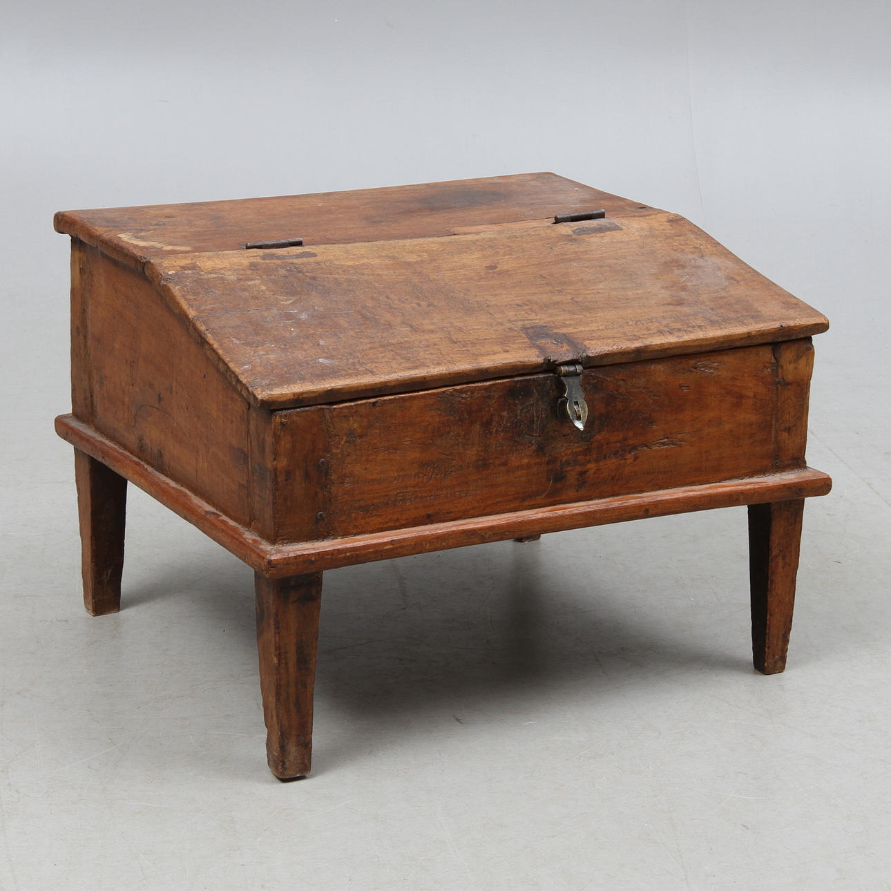 SKOPUTSAR-/SKOMAKARLÅDA, orientalisk.