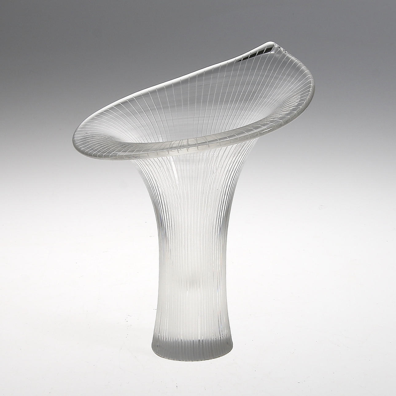 VAS, glas, "Kantarell" signerad Tapio Wirkkala, Iittala.