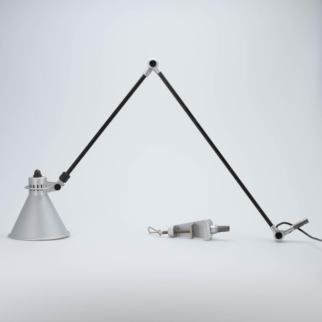 HANNES WETTSTEIN. Belux, skrivebordslampe 'Snodo'.