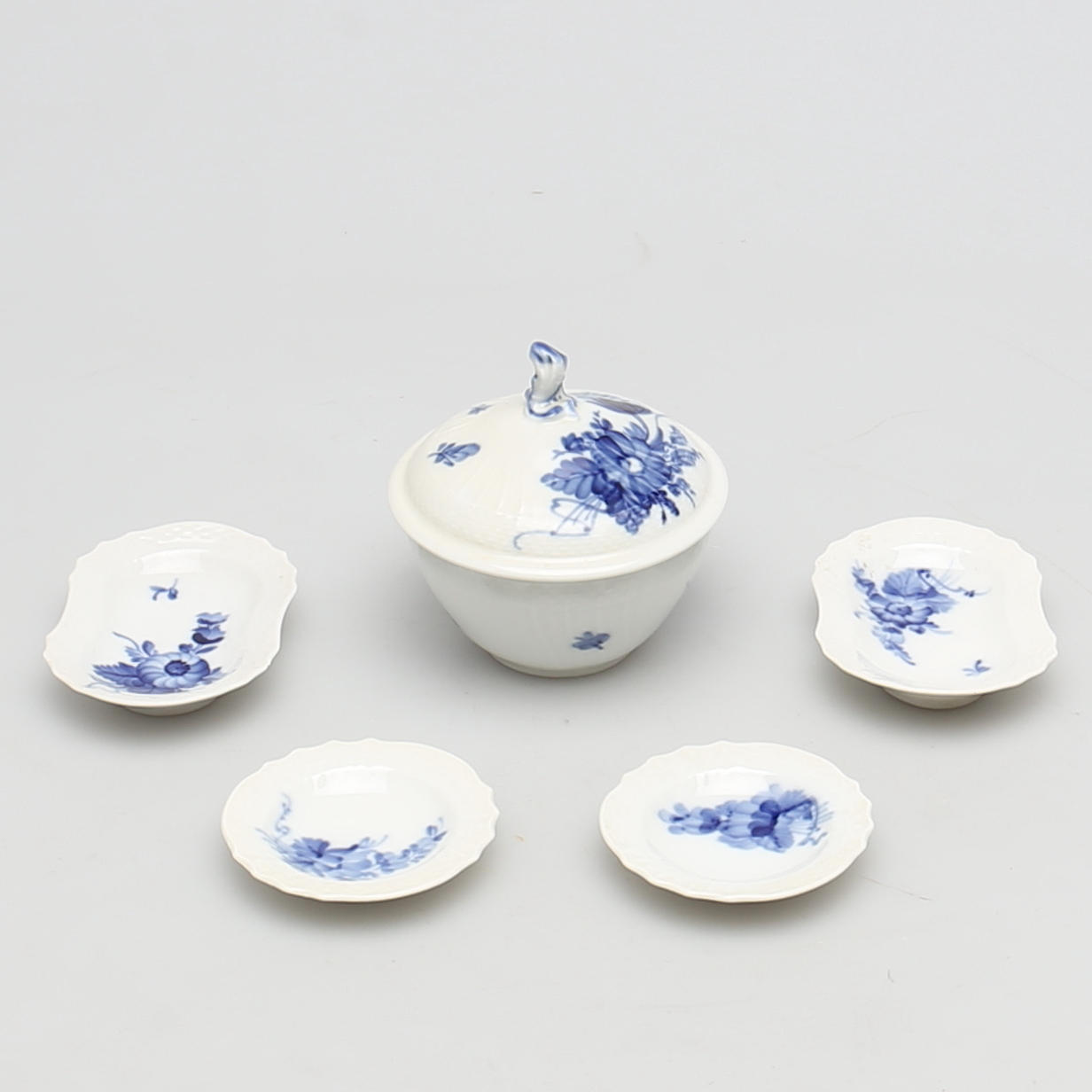 PARTI BLÅ BLOMST. 5 delar. Royal Copenhagen Denmark.