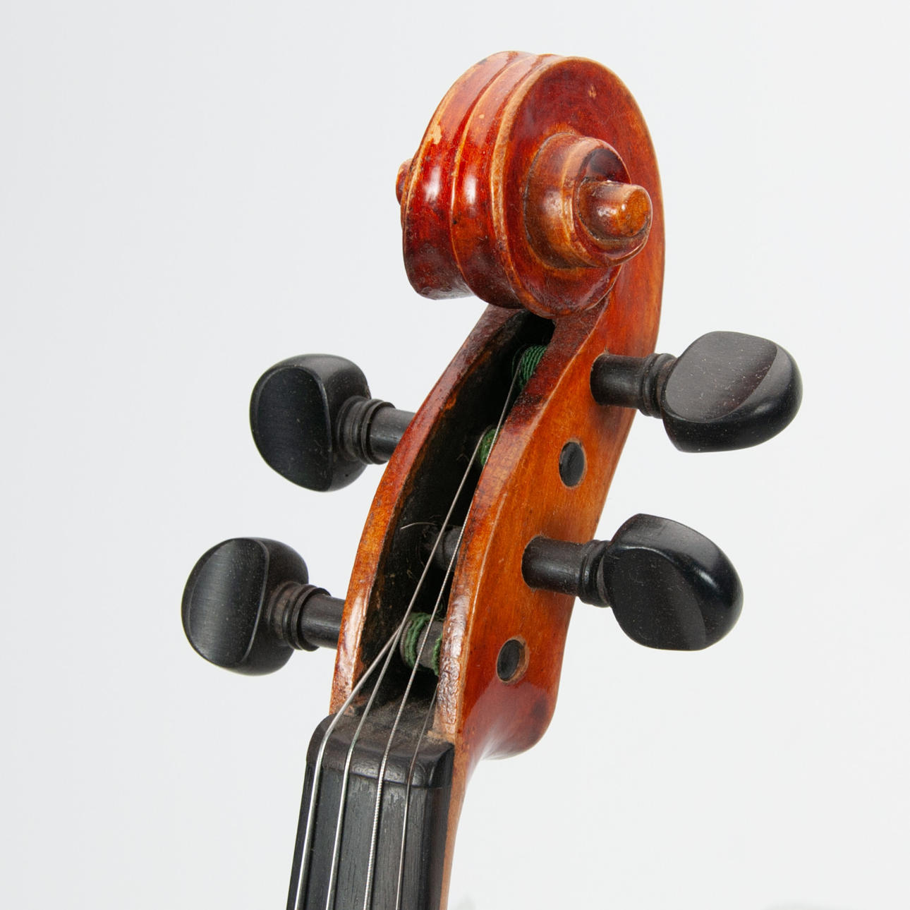 FIOL. 1900-tal. Samlarföremål - Musikinstrument - Auctionet