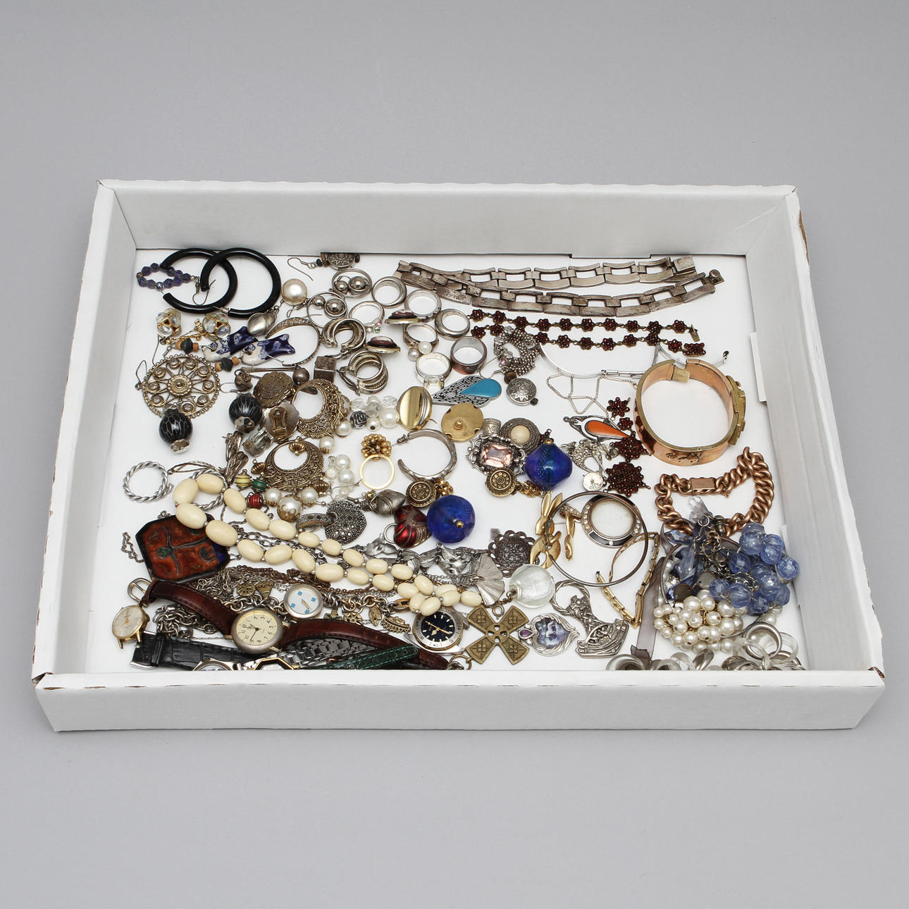 JOYERÍA, joyería variada.