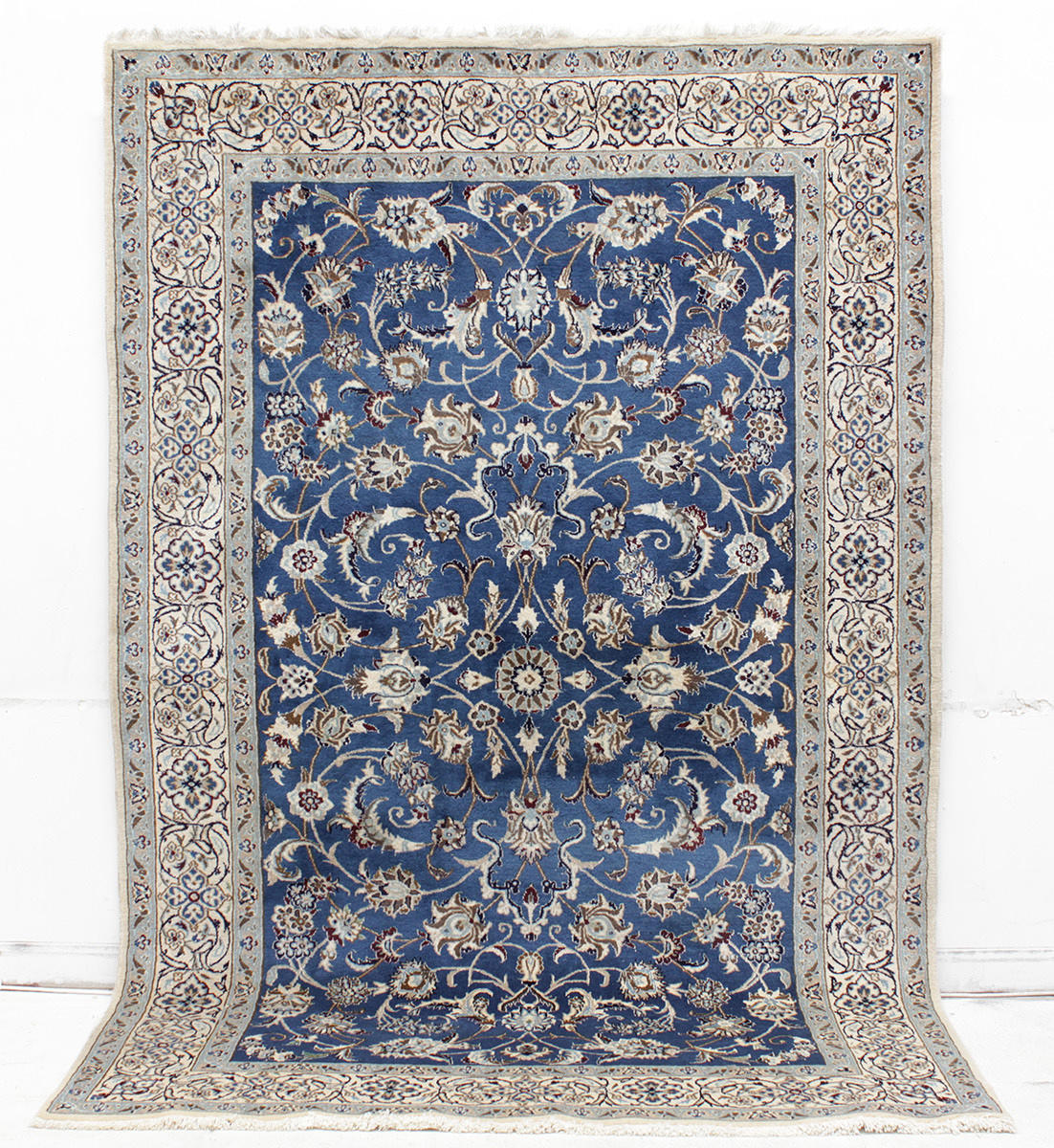 MATTA, Orientalisk, Nain med silkesinslag, 300 x 200 cm.