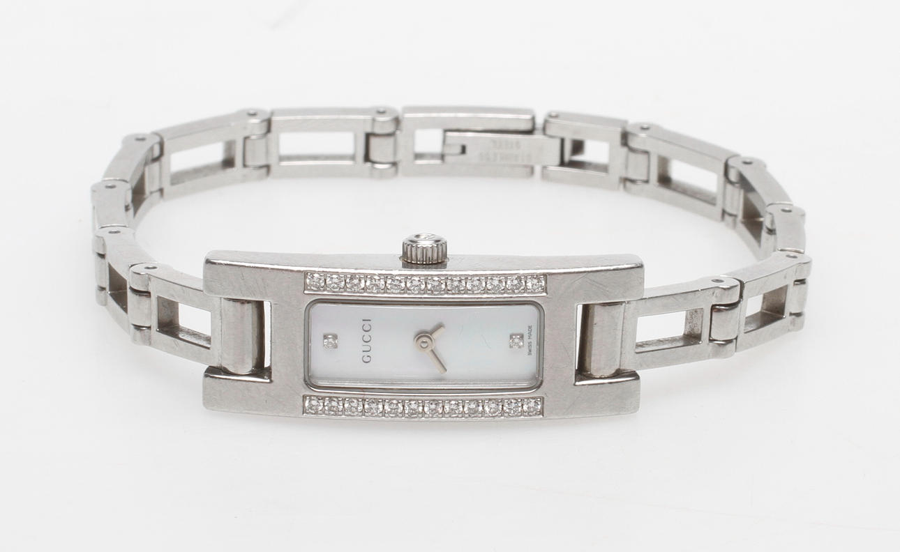ARMBANDSUR, dam, Gucci, stål med briljantslipade diamanter, ca. 0,24 ct.