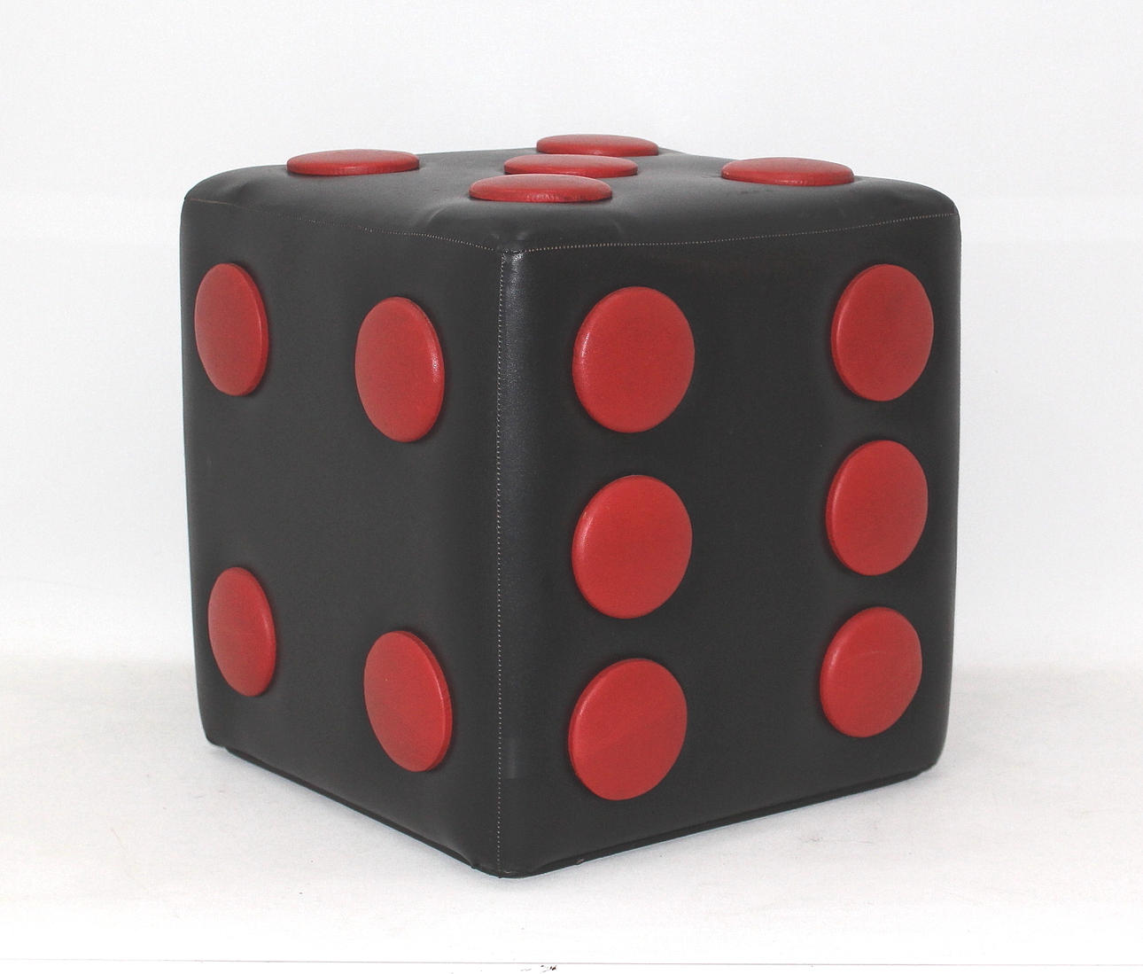 PALL, galon, i form av en tärning.