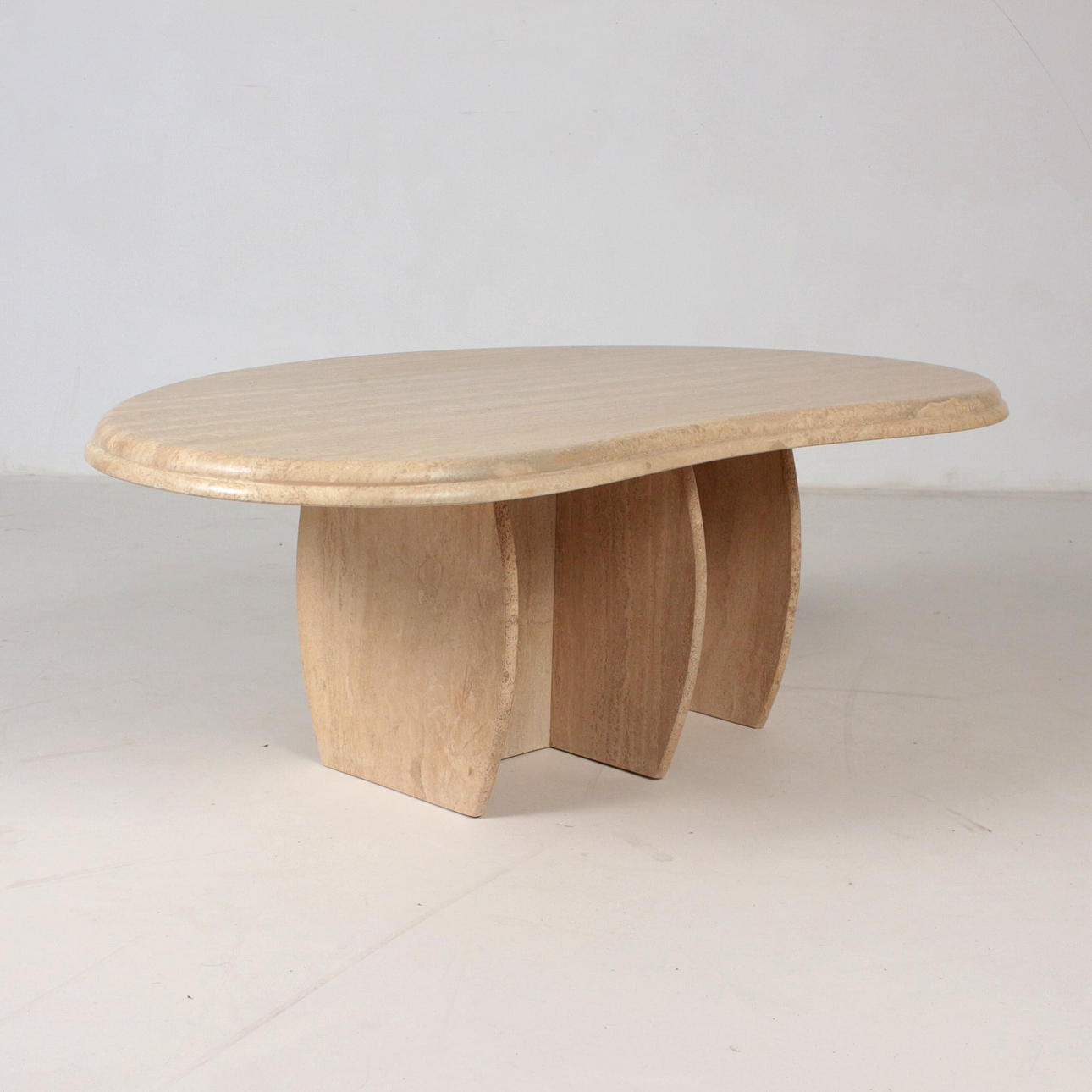 Bord/soffbord, travertin, 1970-tal.