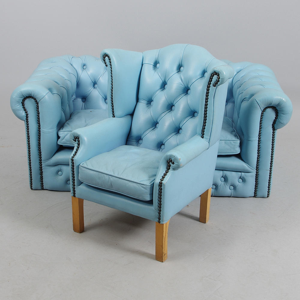 SOFFGRUPP, barnmodell, Chesterfieldstil, blå klädsel.