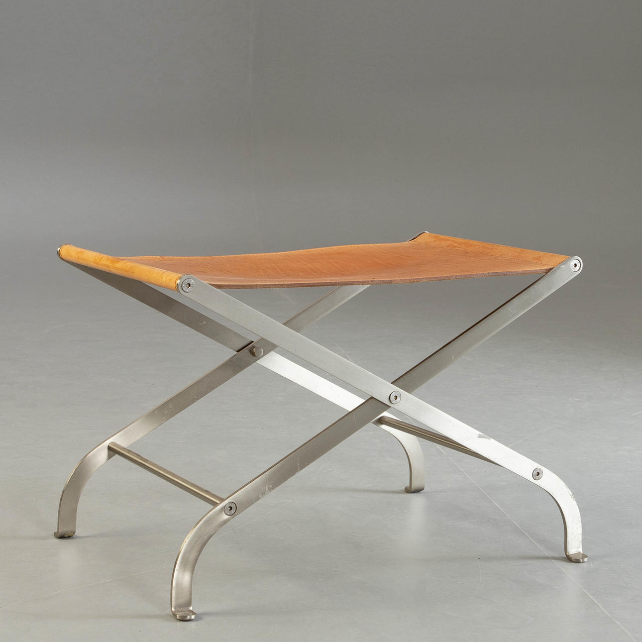 ANTONIO CITTERIO. Flexform, Hocker 'Carlotta'.