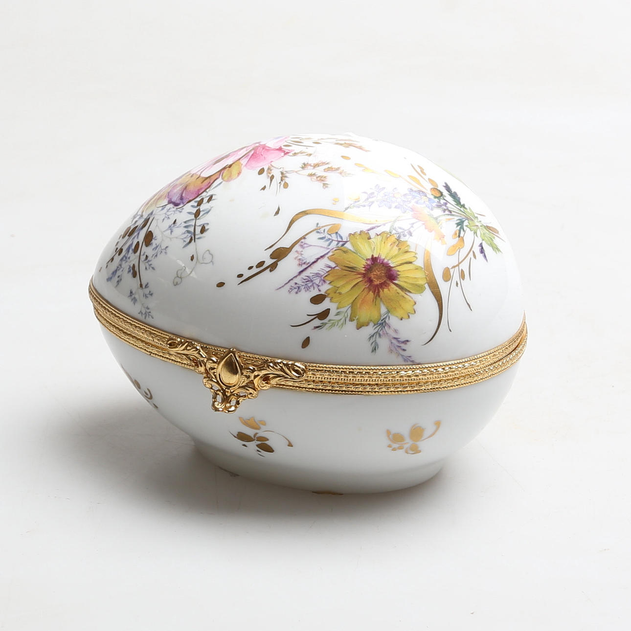 EGG BOX, porcelain, Ciche, 20th century.