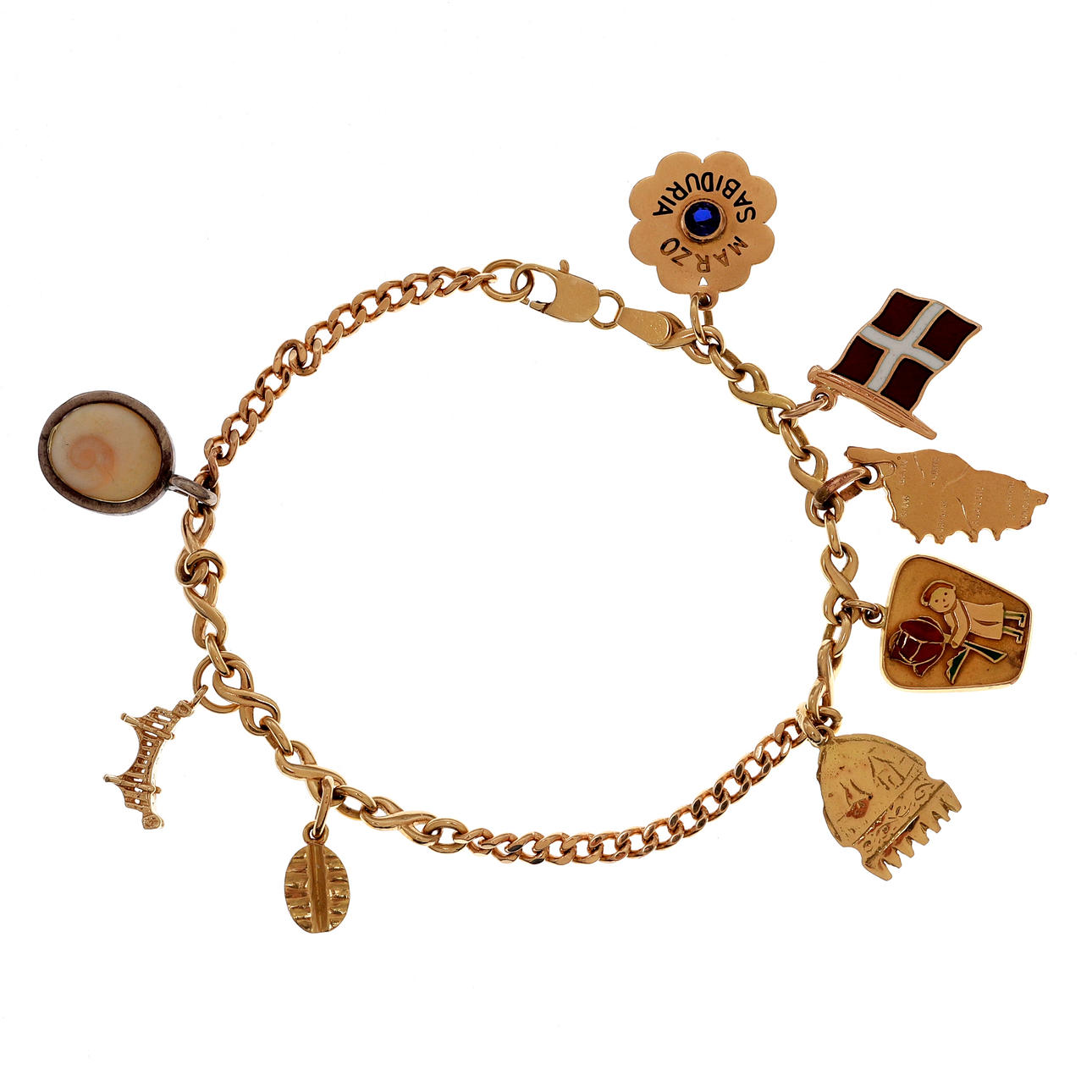 Guld armbånd med charms.