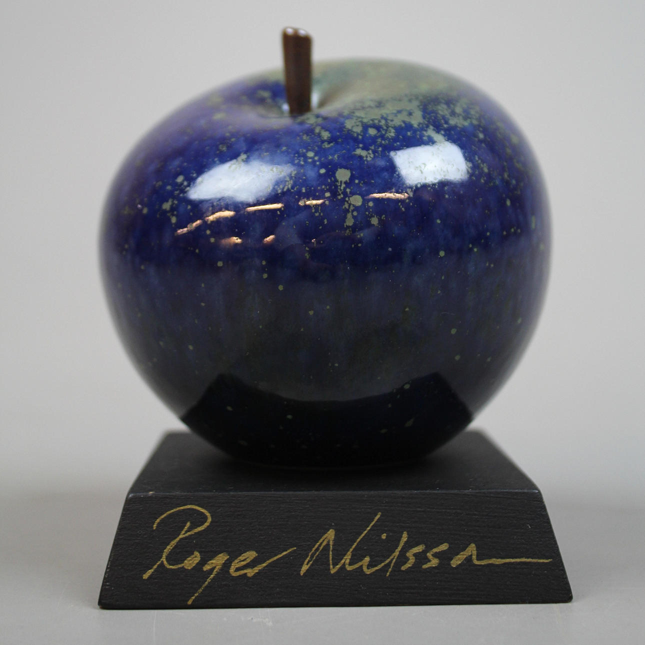 ROGER NILSSON. SCULPTURE, ceramic "apple".