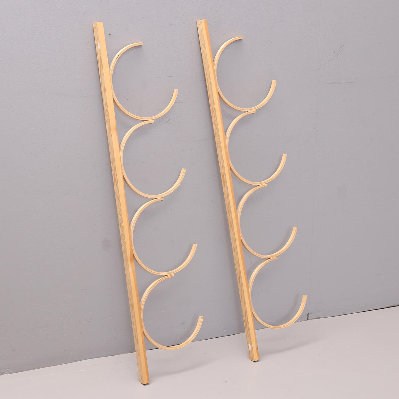 RITNINGSHÅLLARE, trä, 1900-tal.