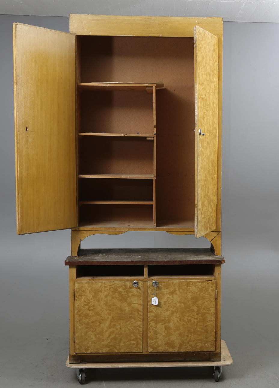 KÖKSSKÅP, 1900-talets första hälft.