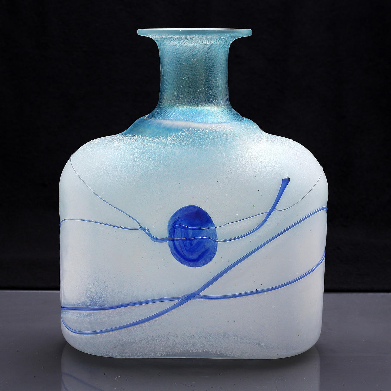 BERTIL VALLIEN. Vas/flaska, Kosta Boda.