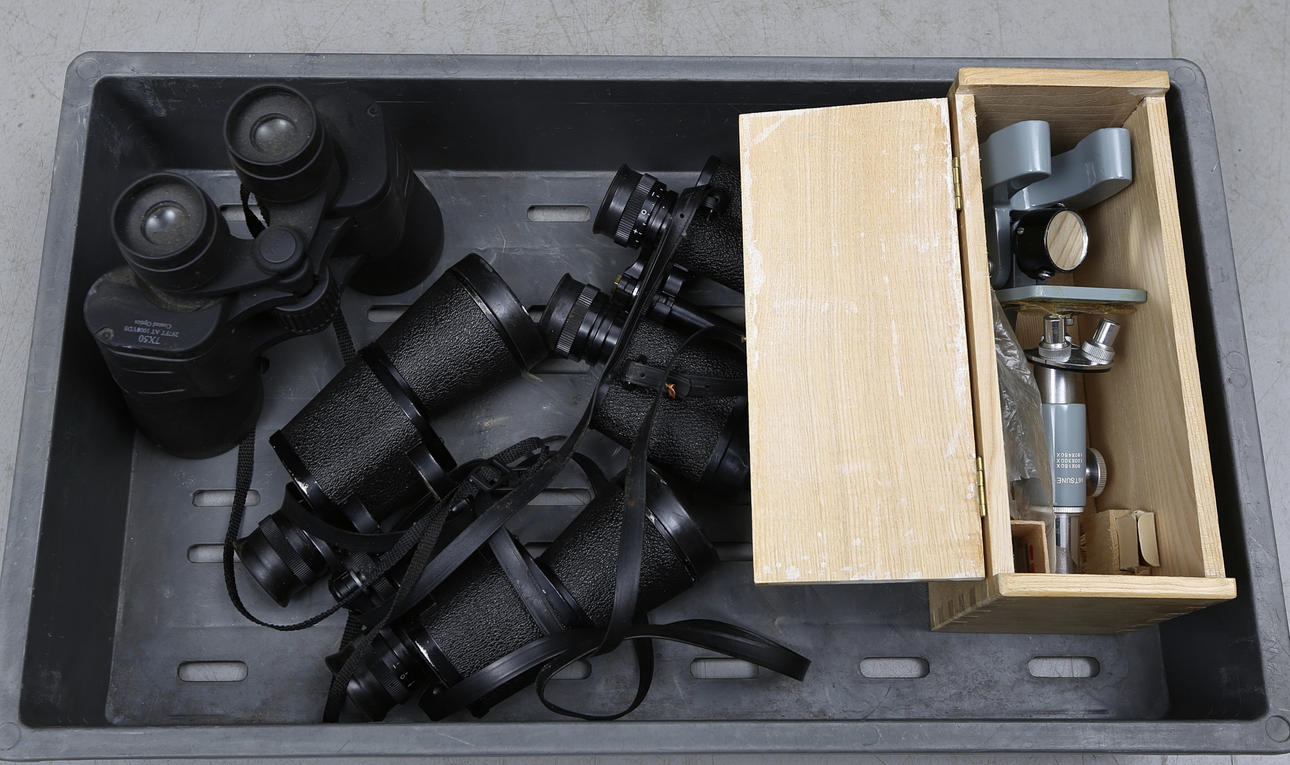 MIKROSKOP samt 3 KIKARE 1900-tal.