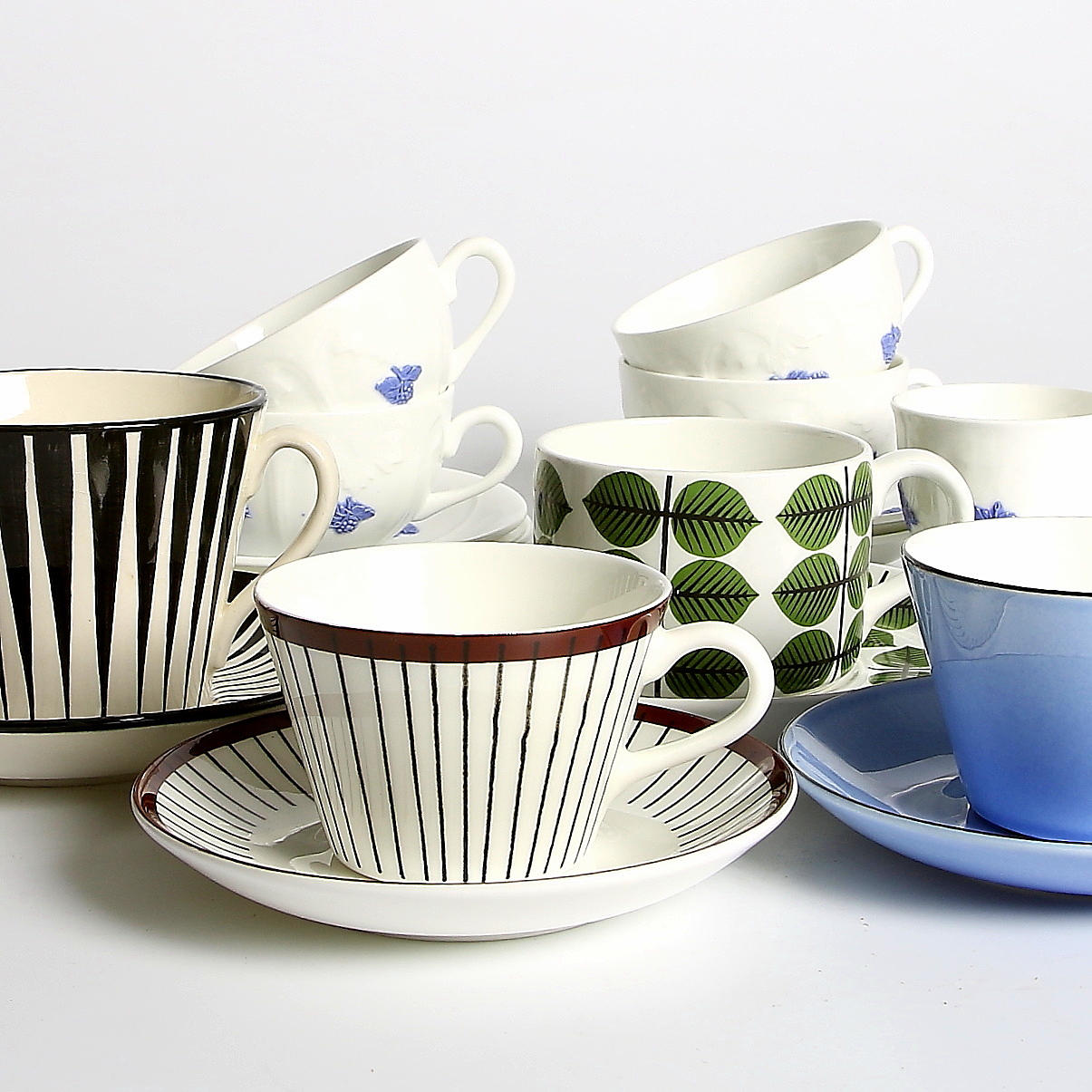 SERVISDELAR, 17 delar, porslin, Berså, Zebra, Spisa Ribb, Blå Blom. 1900-tal.