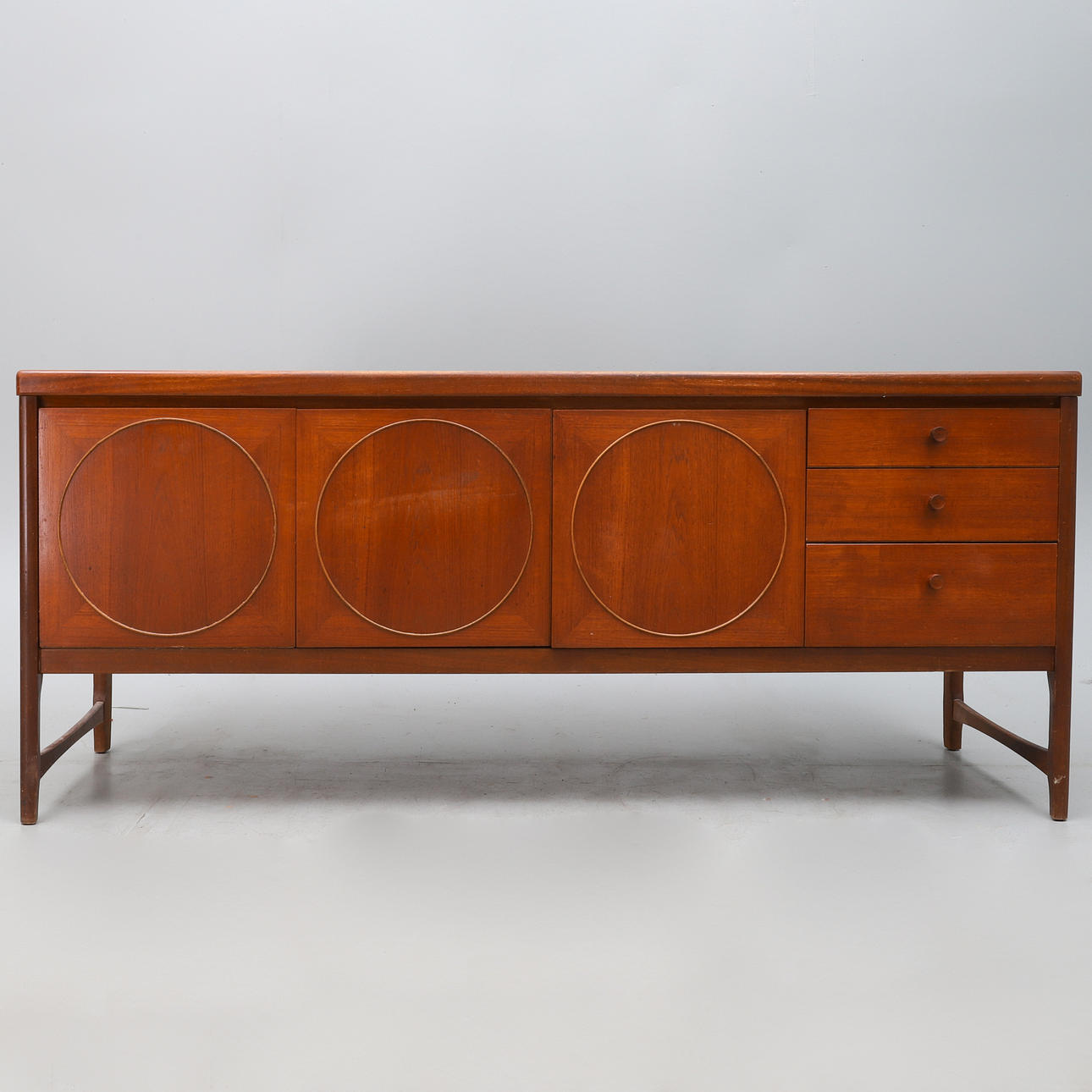 A RETRO TEAK SIDEBOARD, CIRCA 1960'S.