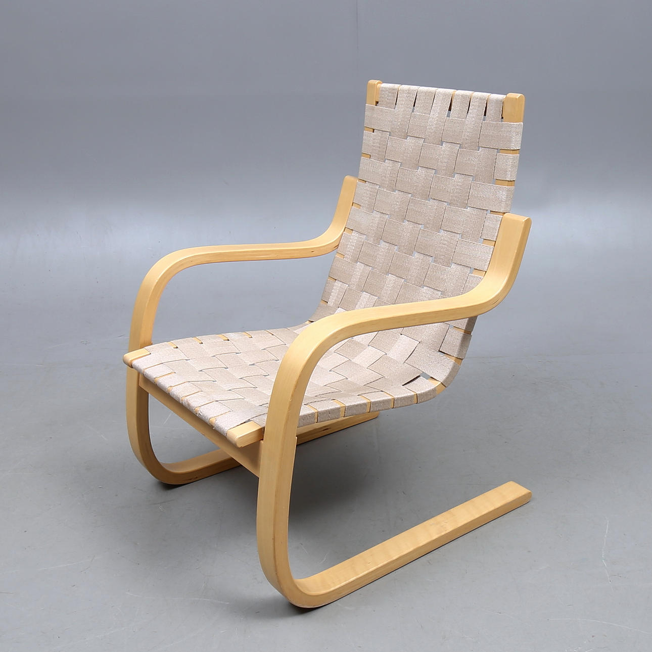 ALVAR AALTO. Sillón, modelo 406.