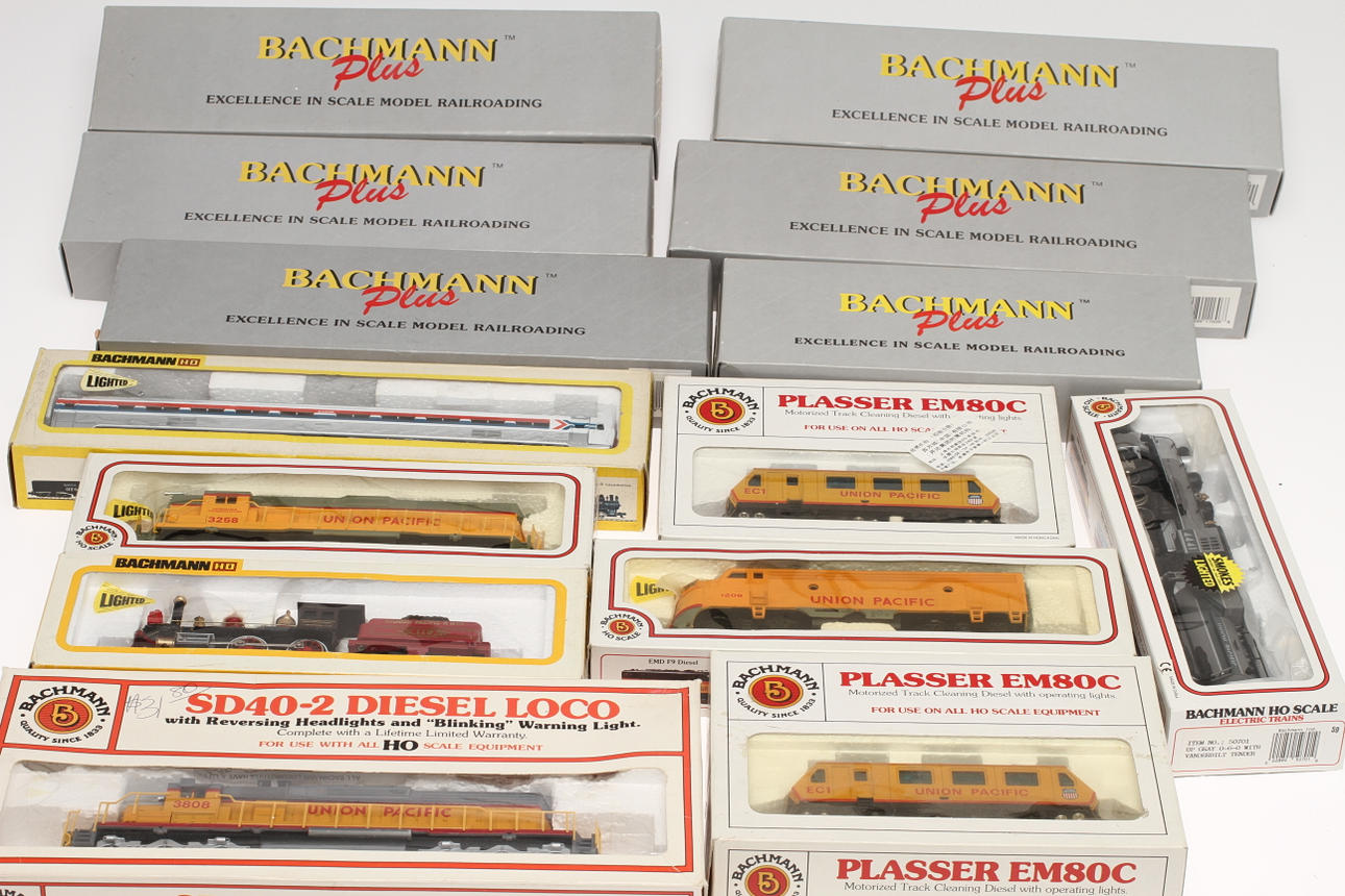 MODELLTÅG U.S.A. BACHMANN 14 lok i originalkartonger.