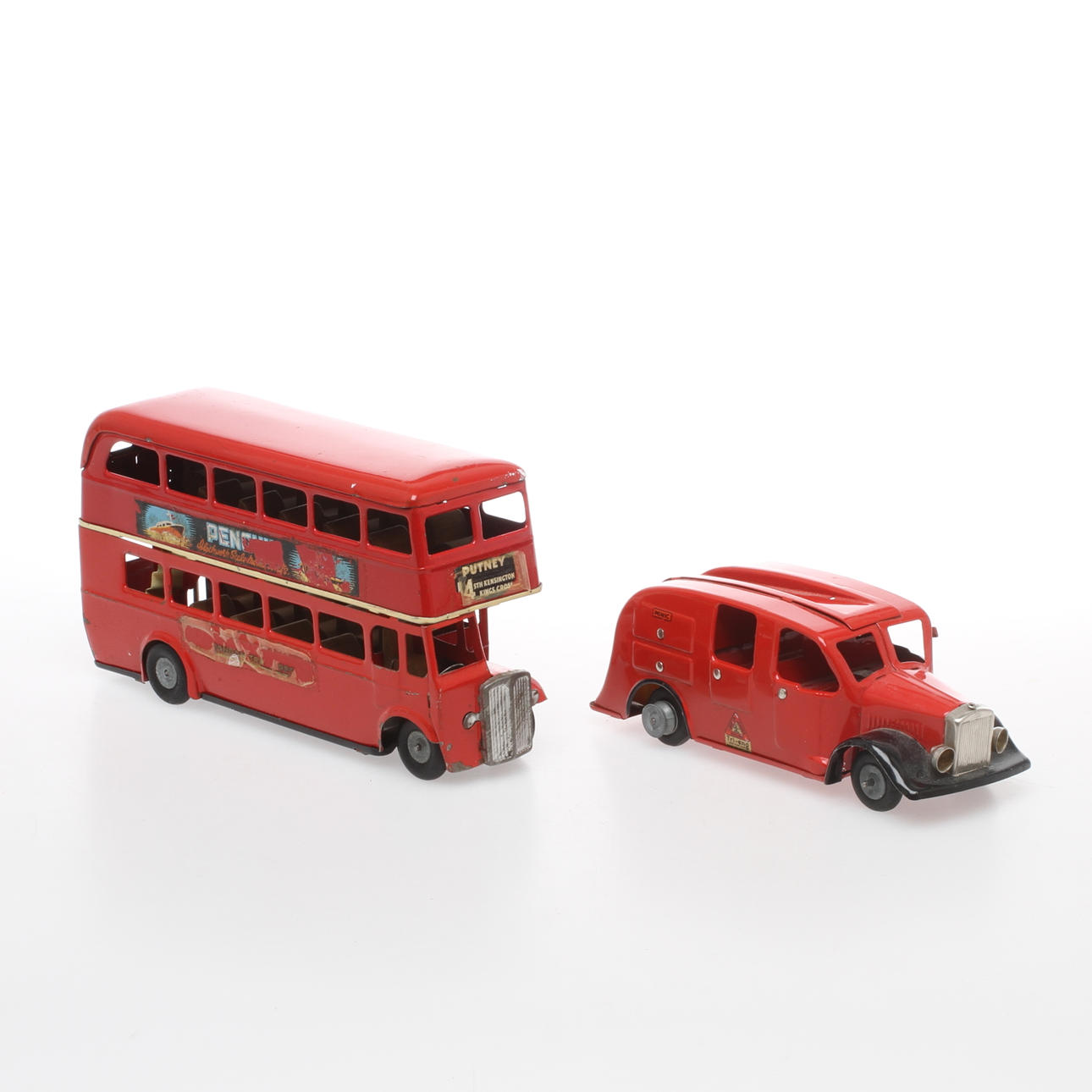 MODELLBILAR TRIANG Buss och Brandbil, urverk, England.