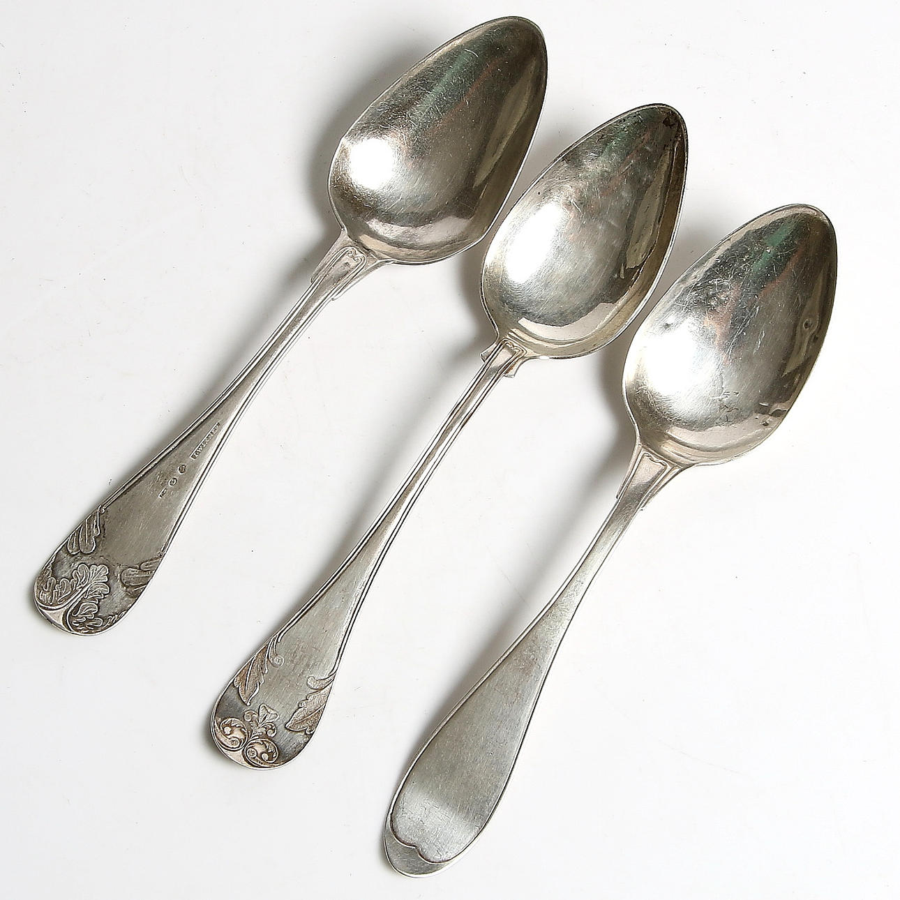 SKEDAR, 3 st, silver, bl.a. Anders Ulrik Grönberg, Härnösand. 1800 tal. Bruttovikt 101 gram.