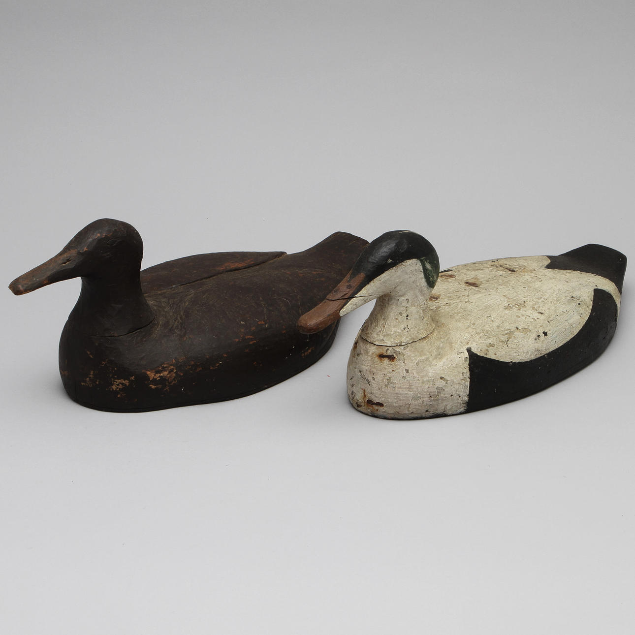 VÄTTAR, 2 st, trä, 1800/1900-tal.