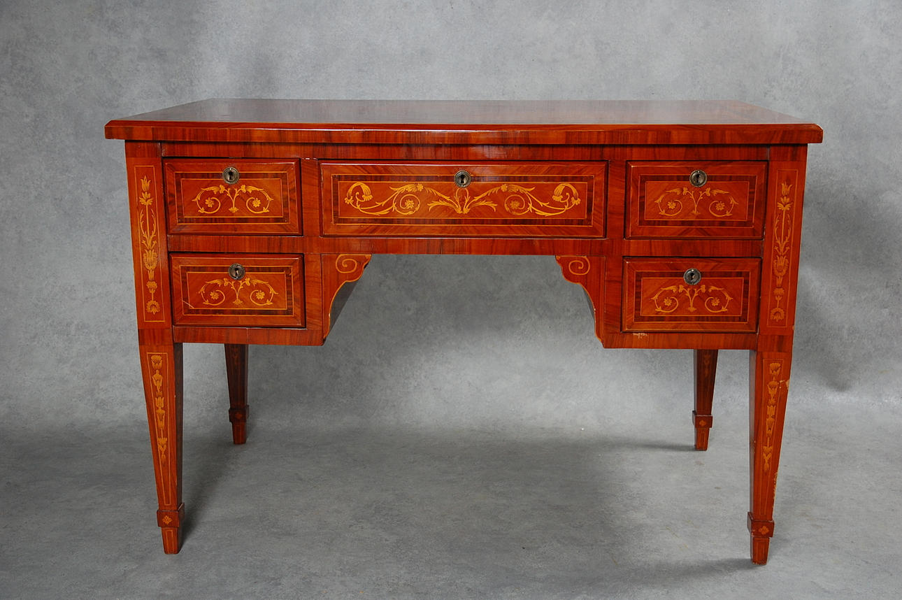 SKRIVBORD, rikligt med intarsia, gustavianskstil, 1900-tal.