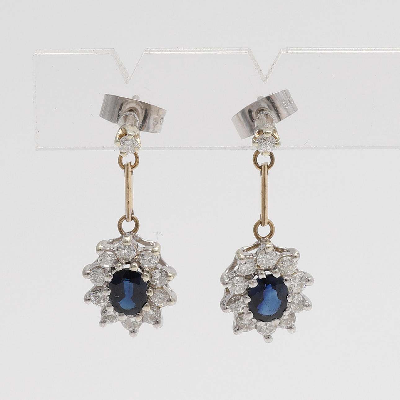 CARMOSÉ EARRINGS, A PAIR.
