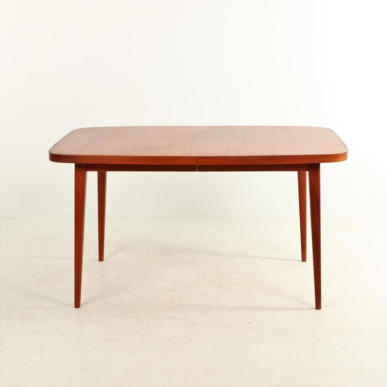 MESA CON TABLERO DE INSERCIÓN, teca años 60.