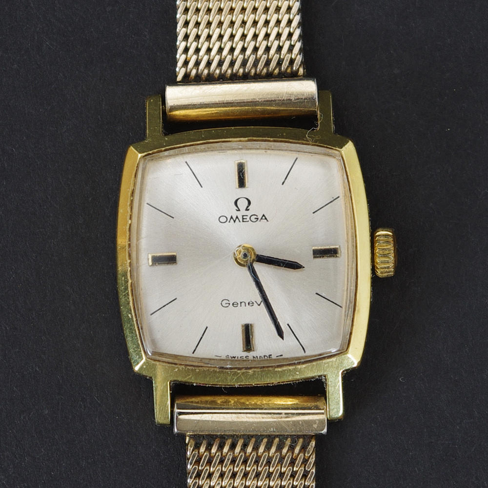 DAMARMBANDSUR, Omega, "Geneve".