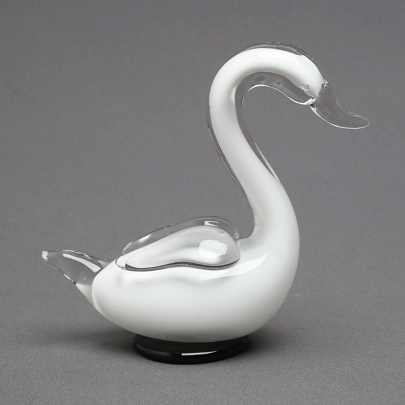 VENINI. Swan, figurine, marked, Italy.