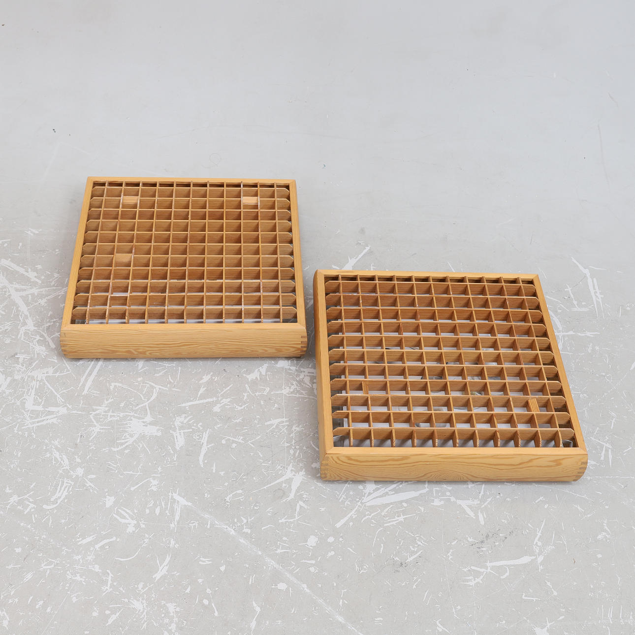 Loftspaneler, 2 stk, fyrretræ, 1970'erne.