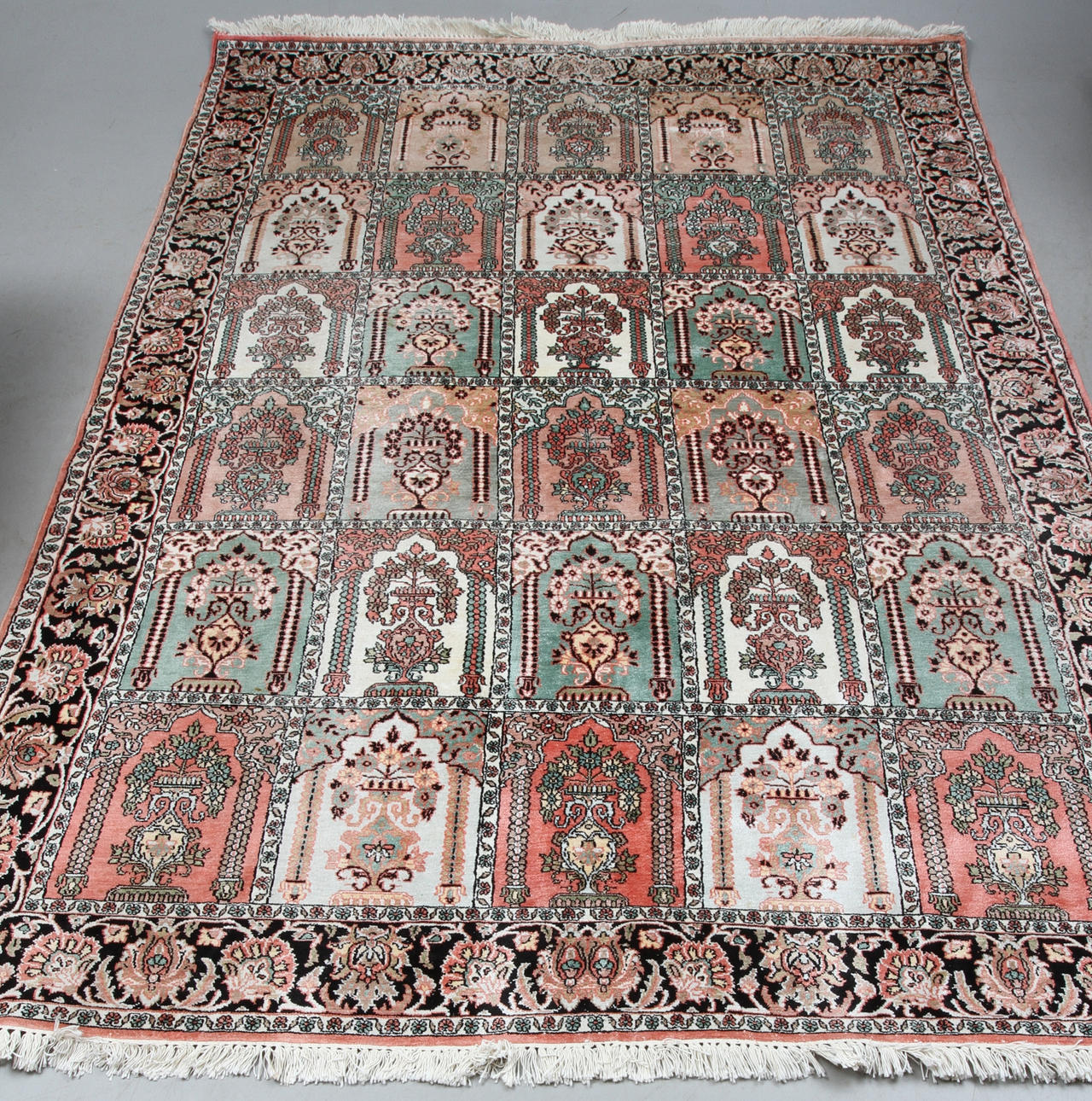 MATTA, orientalisk, ca 265 x 183 cm.