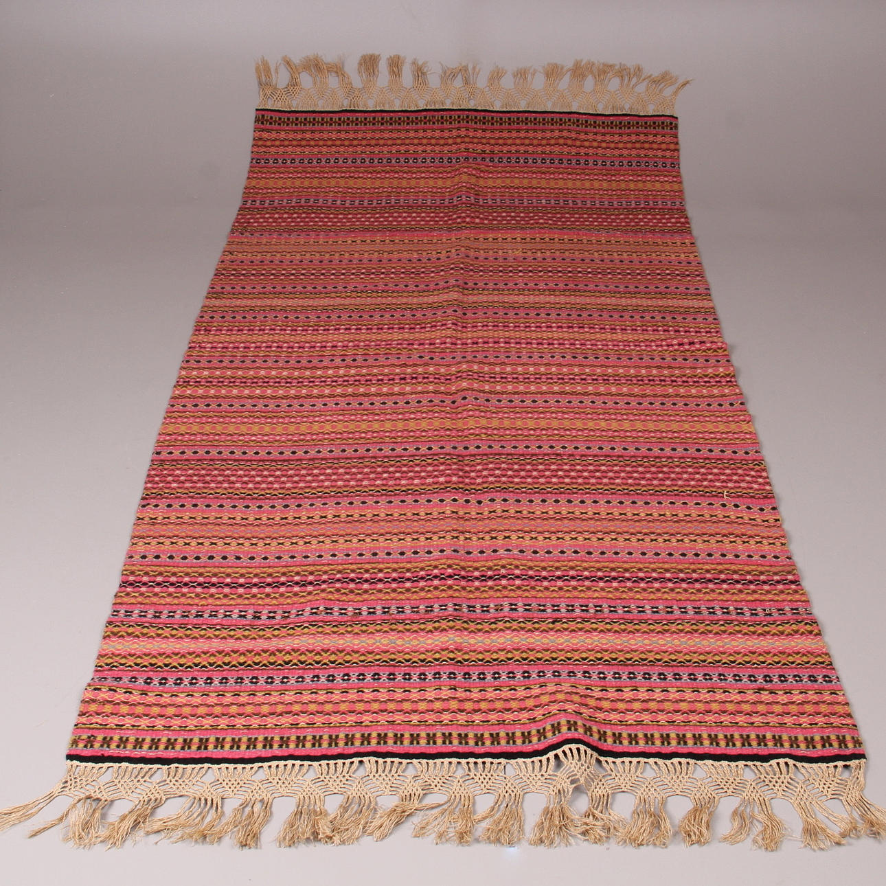 DUK, lin med infälld ull, 250 x 117 cm, 1900-tal.