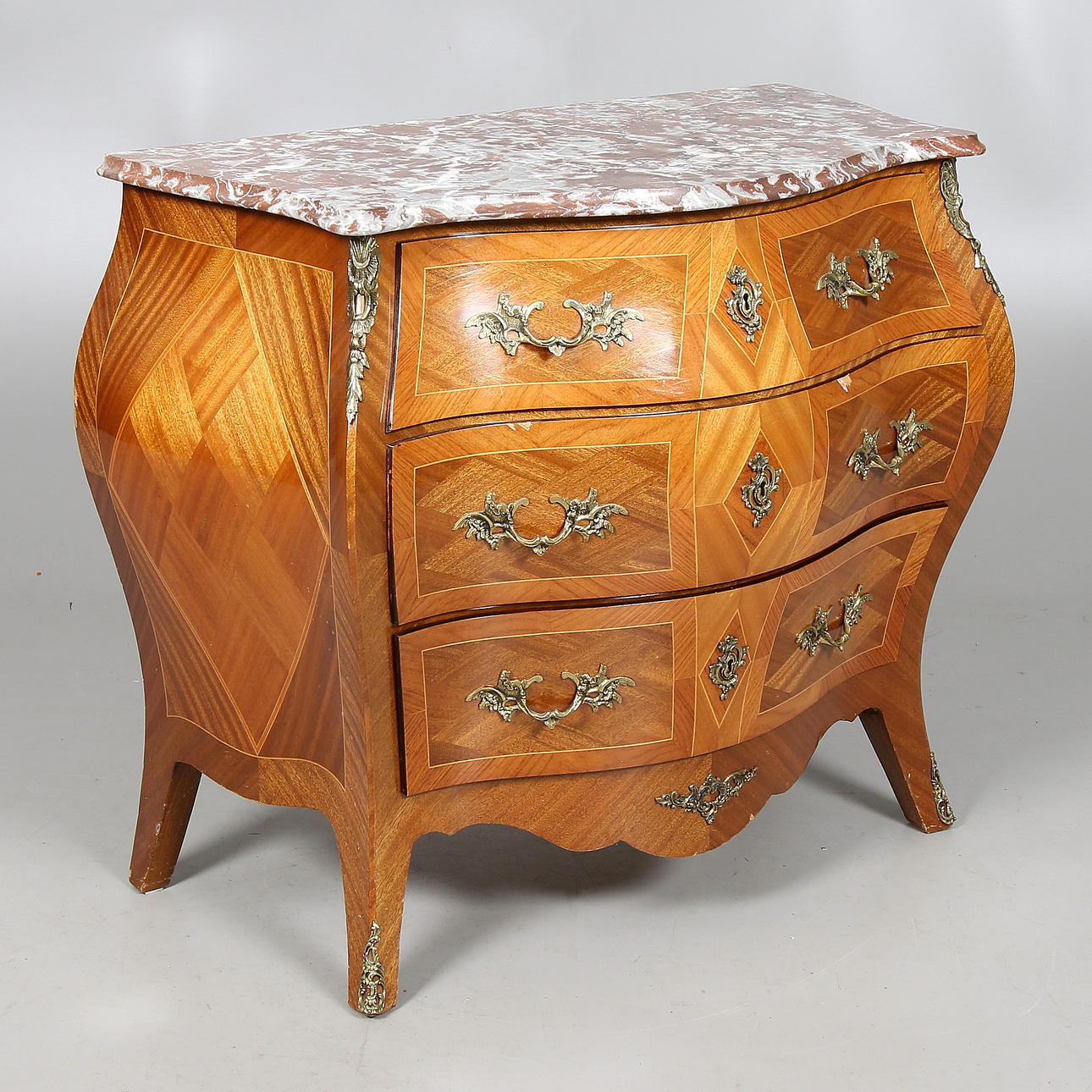 BYRÅ, rokokostil, 1900-tal.