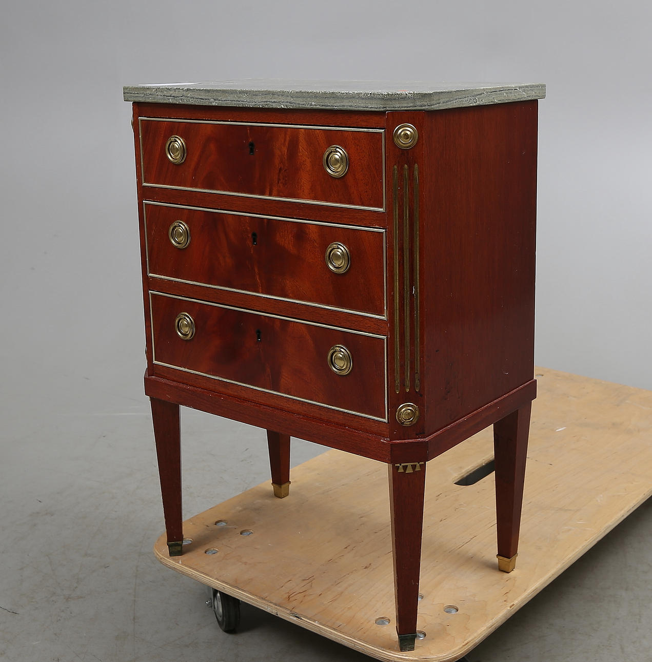 BYRÅ, Sengustaviansk stil, 1900 tal.