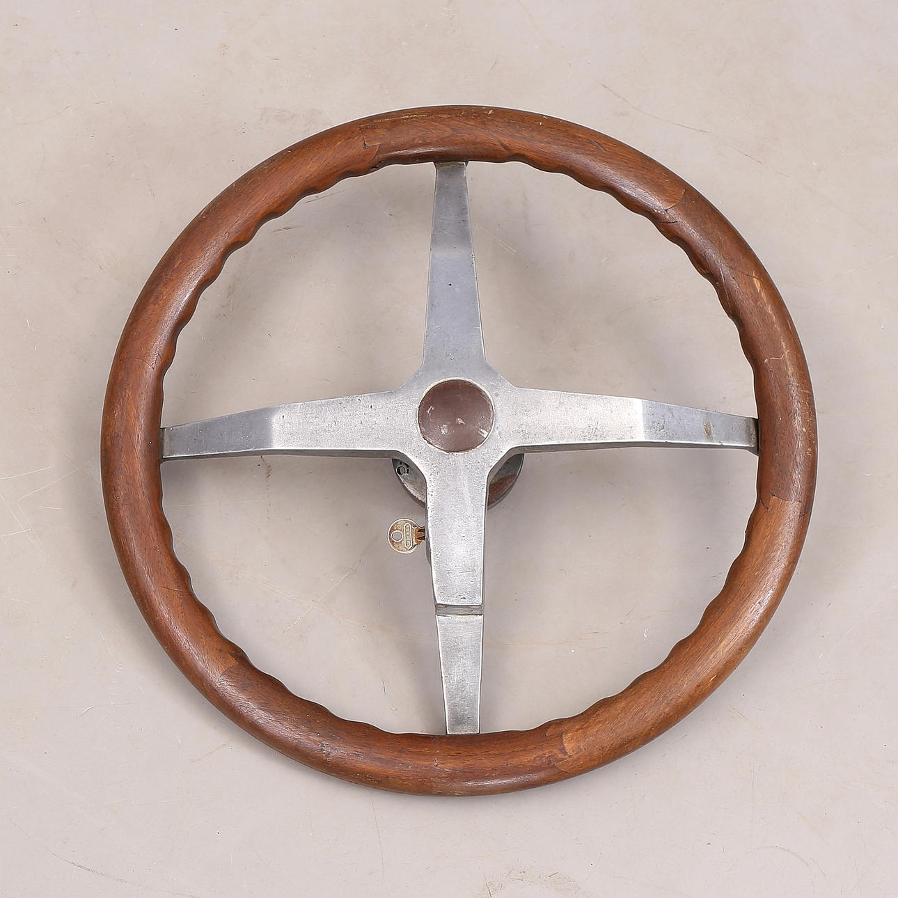 BIL RAT med ratlås, træ.