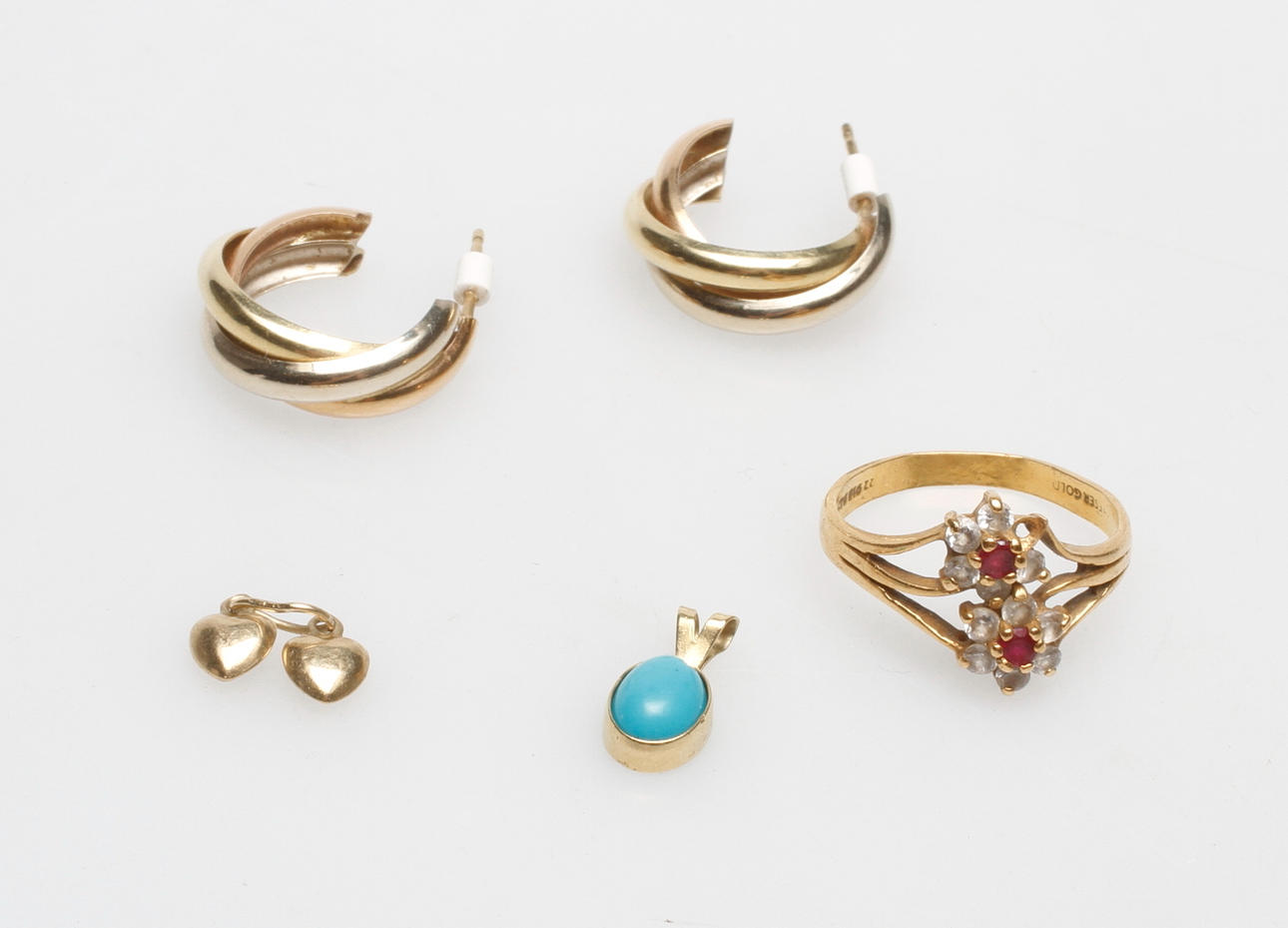 ÖRHÄNGEN, 1 PAR, RING SAMT 2 HÄNGEN, 18k guld, vikt ca 8,7 gr.