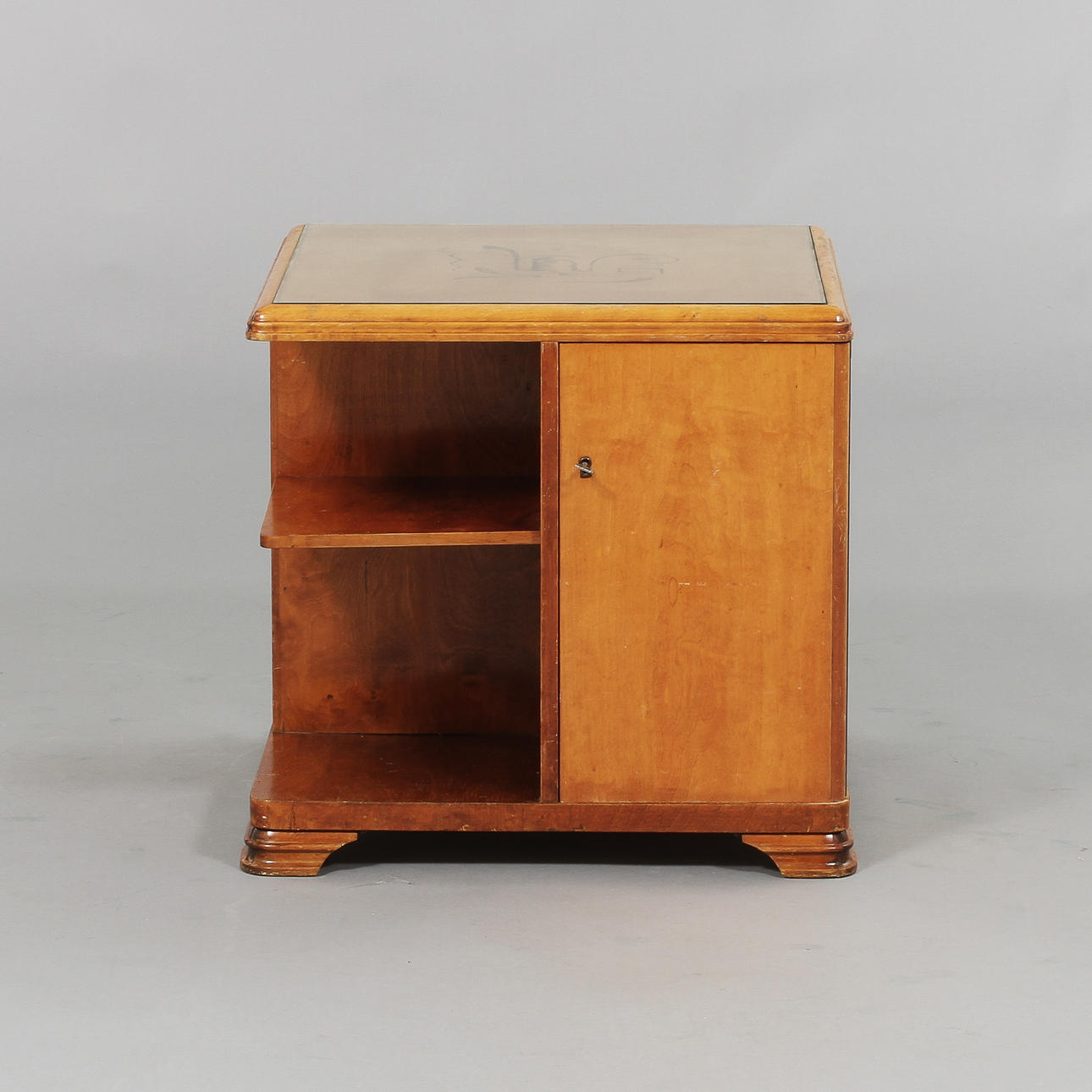 RÖKBORD, funkis, 1900.talets första hälft.