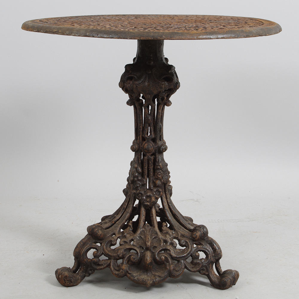 TRÄDGÅRDSBORD, gjutjärn, rokokostil.