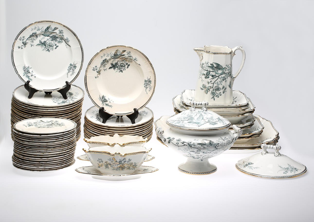 WEXIÖ GULD. Matservis,"Wexiö Guld" Gustavsberg, 73 delar.